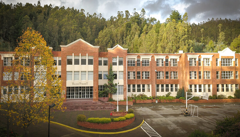 COLEGIO PINARES